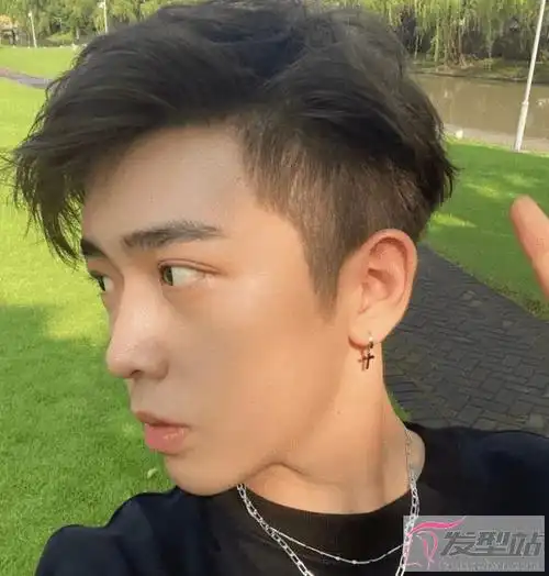 男生发型推荐(男士中短发型推荐)