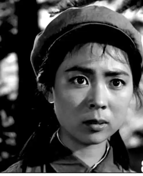 其它 电影《英雄儿女》情满疆场 写美篇      王芳眨巴眨巴眼睛,天真