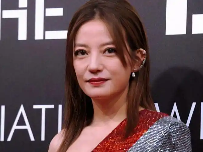 没了胶原蛋白,这些女明星的脸成了灾难?