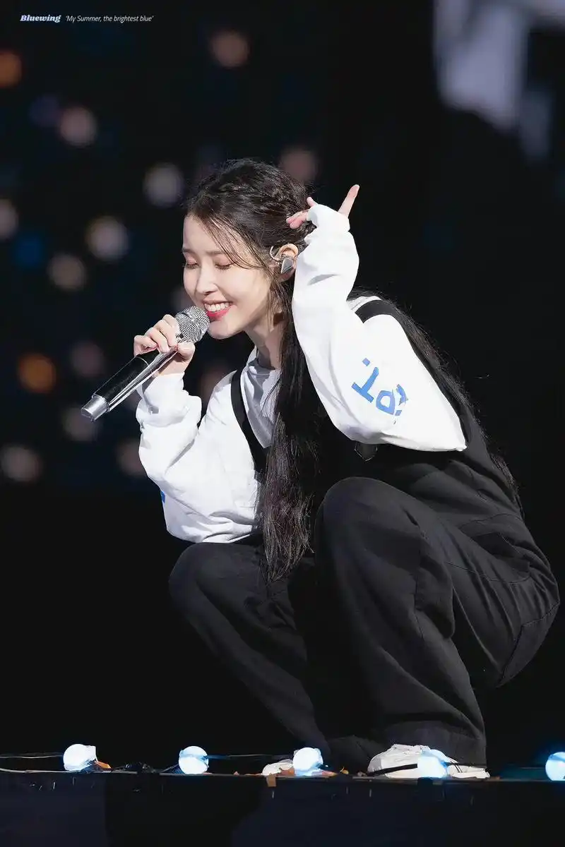 吃可爱长大的吗06#iu演唱会 #iu #iu李知恩 - 抖音