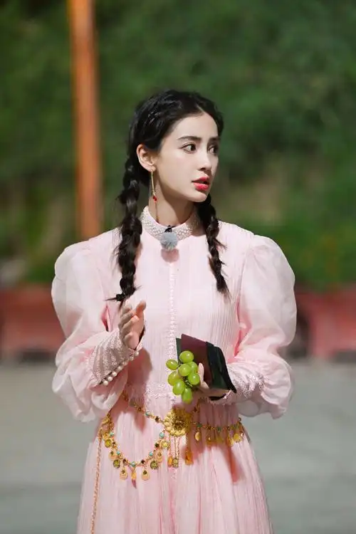 angelababy和迪丽热巴谁长得更好看? - 知乎