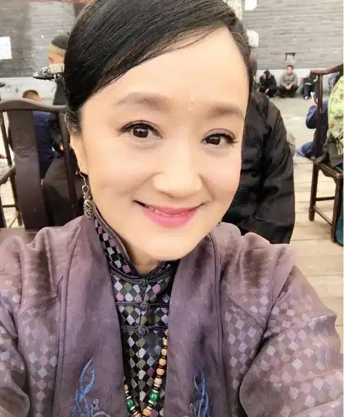 演员杨昆:60岁无儿无女,欠4.