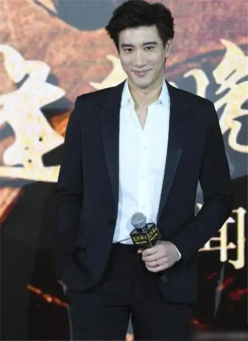 霍建华王力宏近照胡子拉碴原来偶像糊了之后真的会变丑