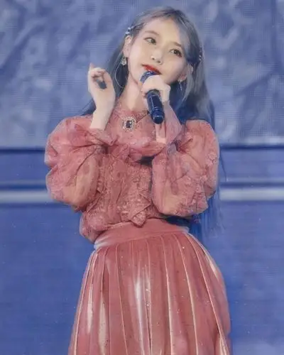 李知恩丨蓝发iu人间宝藏