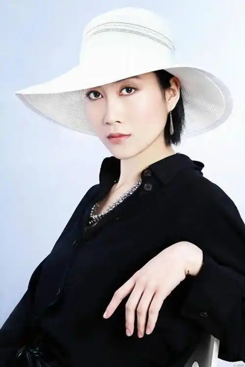 著名演员姚刚:人到中年才走红,为何53岁还未婚单身?_父母_儿子_影视剧