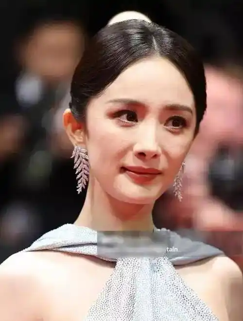 笑趴下!当45岁章子怡和37岁杨幂同框,我才发现骨相美和皮相美的差别