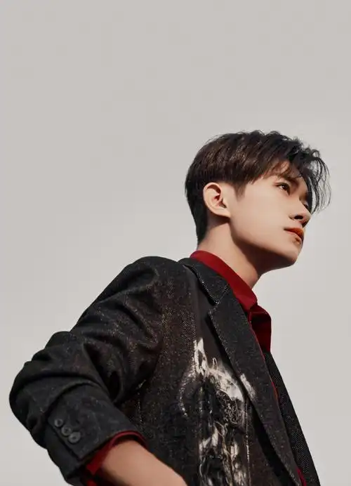 汇源果汁品牌代言人易烊千玺##清扬品牌代言人易烊千玺##四字 易