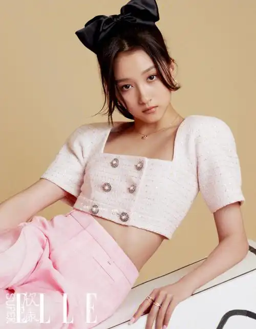 关晓彤超大蝴蝶结