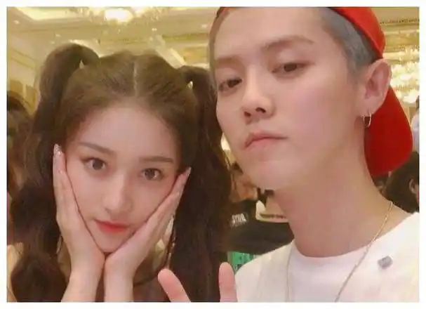 男顶流盛行巨瓜传闻激烈争议鹿晗关晓彤感情生变