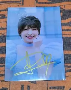 赖美云 郁可唯 刘诗诗 成毅 李一桐签名 赖美云