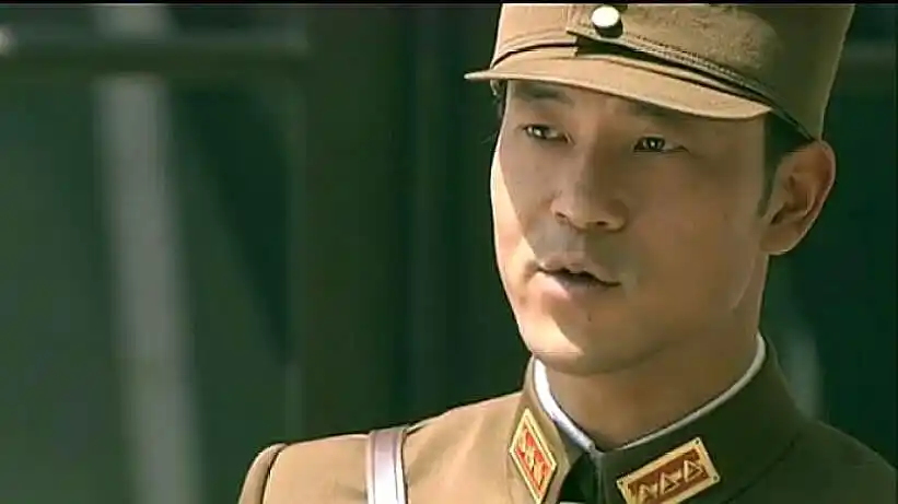 42011年《风声传奇》:廖凡饰演老潘,被顾小梦遇见,与其打招呼.