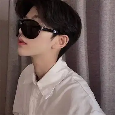 最火爆墨镜男生头像高清 霸气十足真人图片