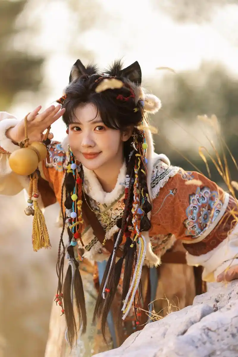 赖美云古风写真:奶里奶气的小狼仔