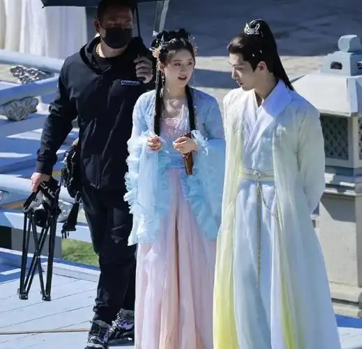 220剧李一桐杨颖李现关晓彤杨紫白鹿王凯胡一天赵露思曾舜晞