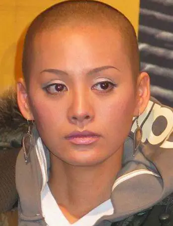 美女剃光头图片 女生剃光头好不好看