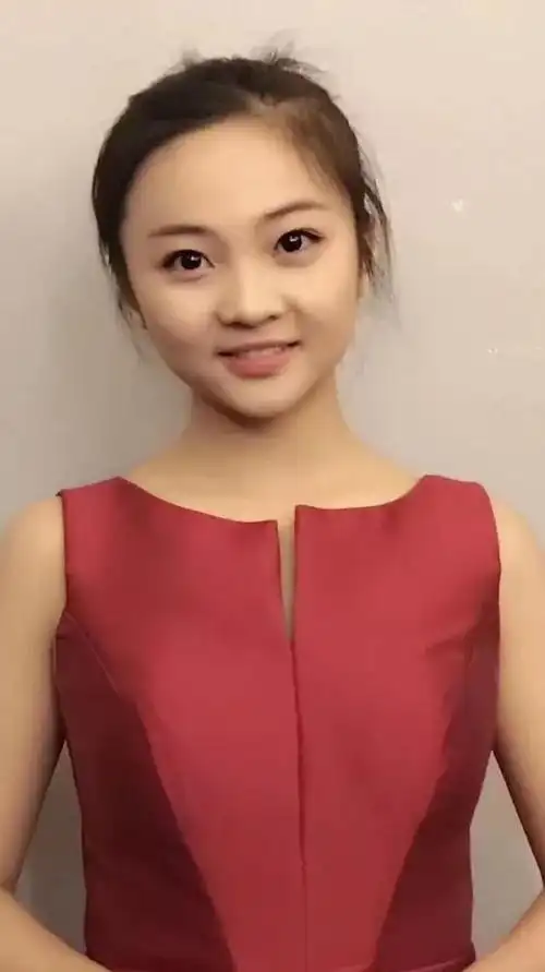 林妙可图片长大后(林妙可年轻漂亮照片)