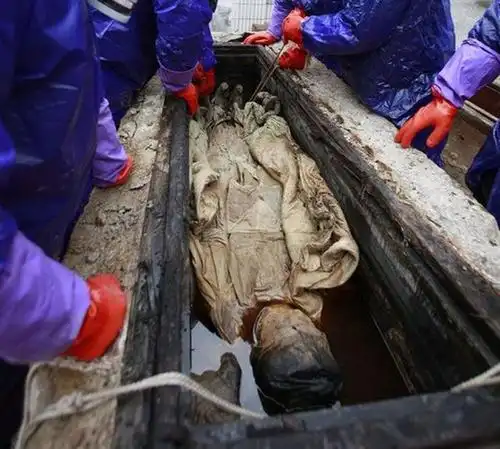 江苏出土五具明朝不腐尸体,栩栩如生,专家这样解释!