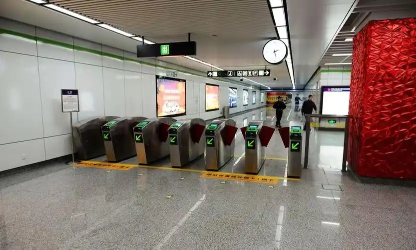 2015年2月2号杭州地铁四号线开通了