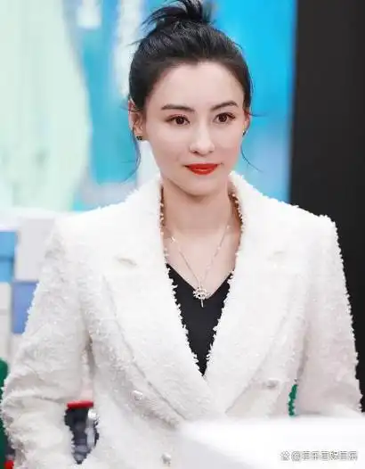 今天(5月24日)是女星张柏芝的43岁生日,她的铁杆粉丝为了庆祝这个特殊