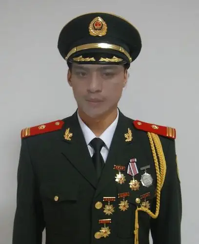 能帮帮我吗?小弟谢谢了