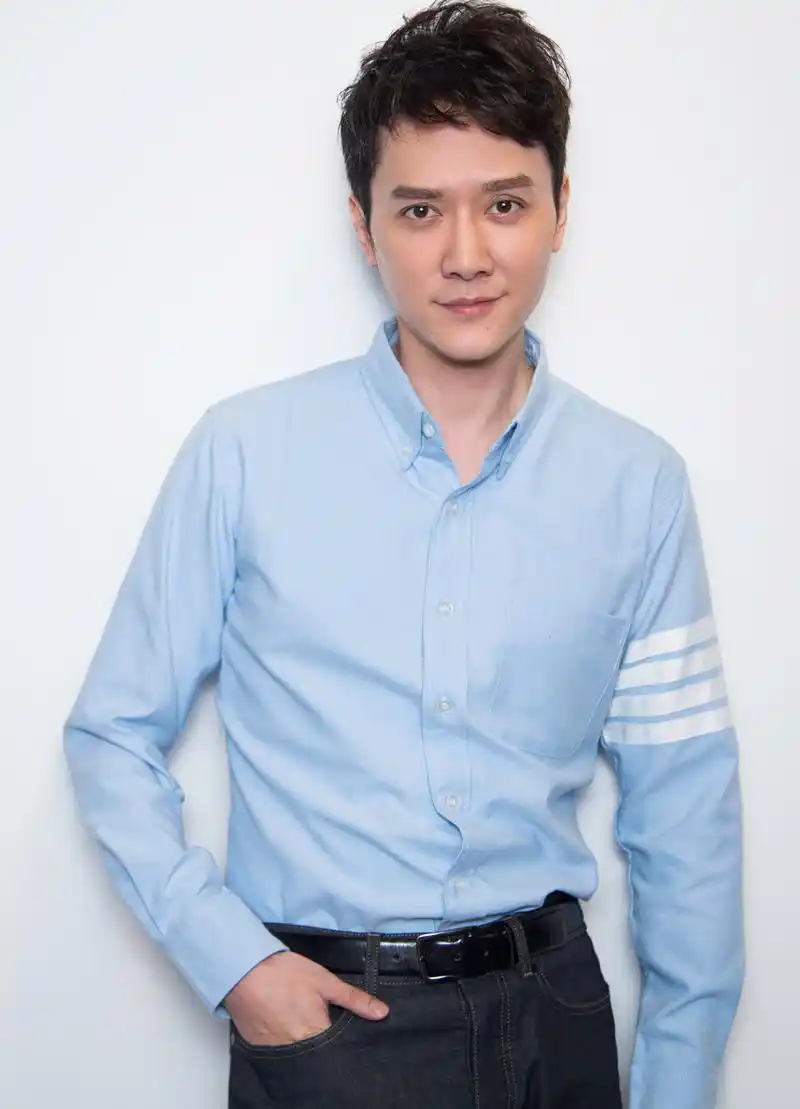 冯绍峰"自我对战"真假难辨