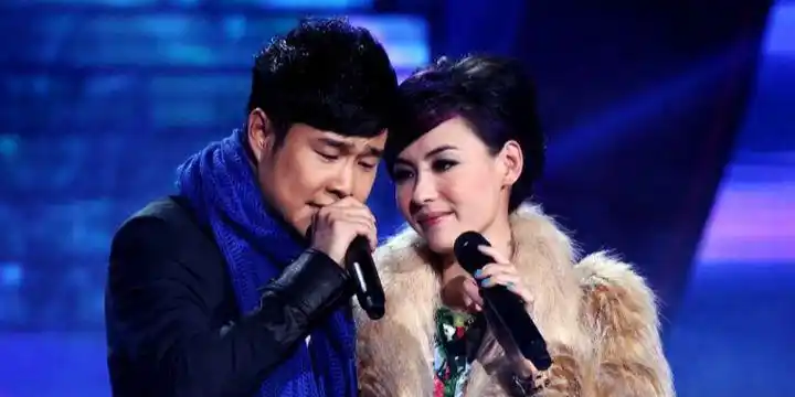 小沈阳和张柏芝真是绝配,两人眉来眉去深情对唱