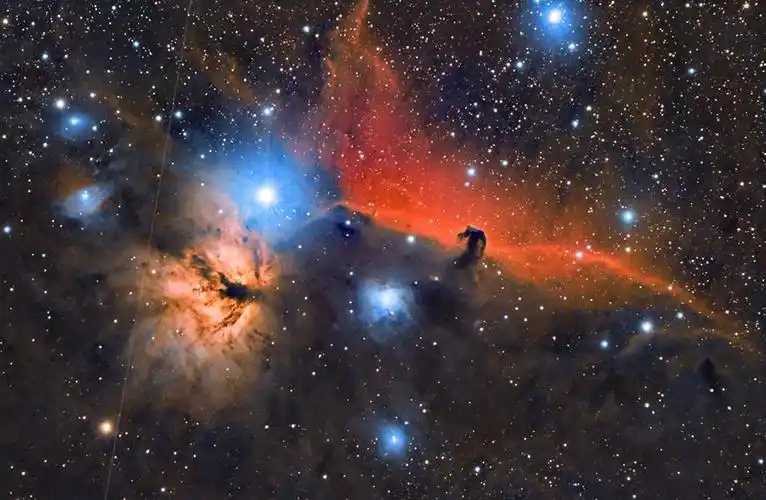 旋涡星系 arp 78位于白羊座内,距离我们约一亿光年.