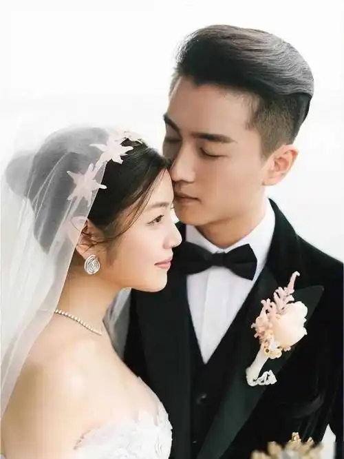 有一种整容叫陈晓结婚,老婆陈妍希变化不大,他却像换个人一样_婚姻