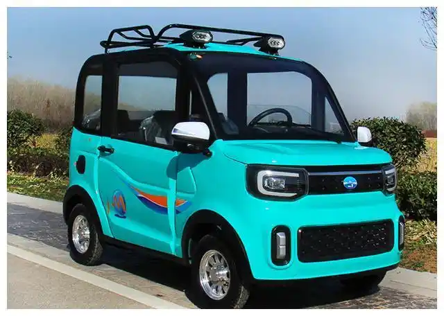 这两辆低速四轮电动车,一万元左右,适合60~85岁的老人