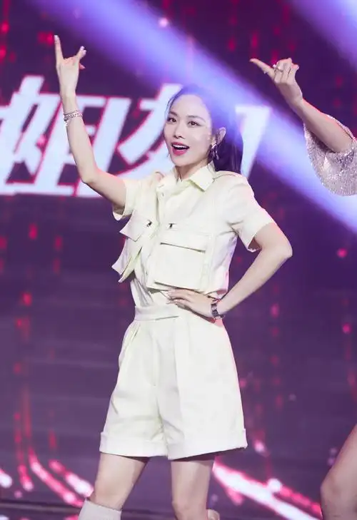 王霏霏乘风破浪的姐姐剧照图片88