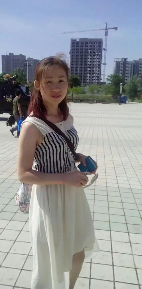 36岁离异女征婚照片(id:65336654)_陕西西安征婚交友_珍爱网