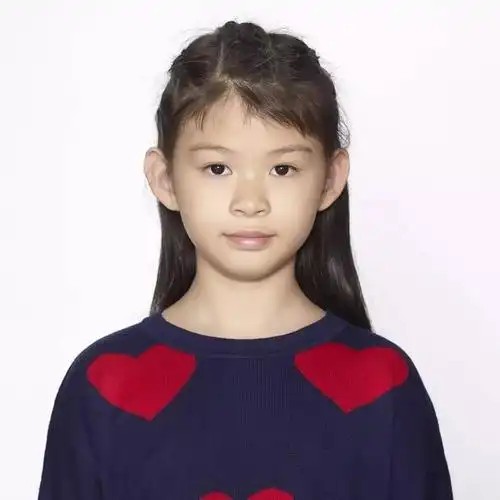 圆桌"最美学生证件照"活动持续ing……专业摄影 绝版靓照等你来!