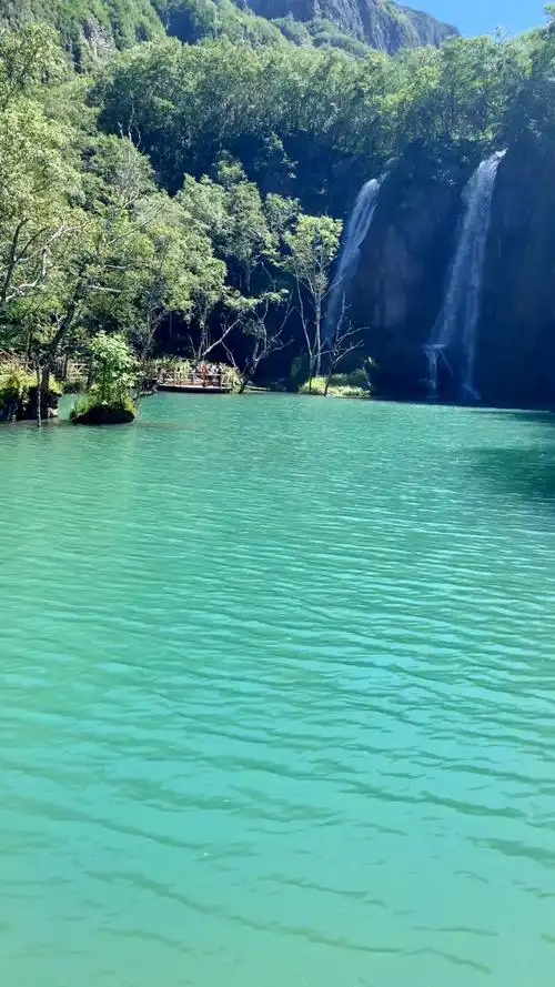 长白山绿渊潭,瀑布