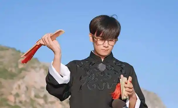 花少输出传统文化,热巴新疆舞,辛芷蕾甩手绢,胡先煦打快板_王安宇