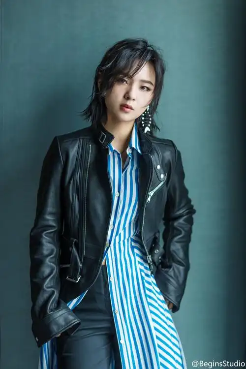 p>周笔畅,1985年7月26日出生于湖南省长沙市,华语流行乐女歌手,词曲