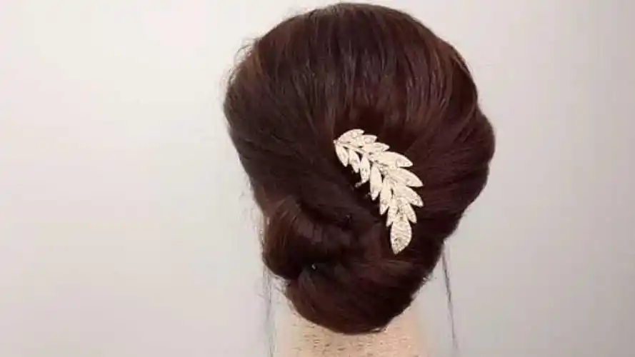 儿子婚礼妈妈款盘发,优雅气质显高贵