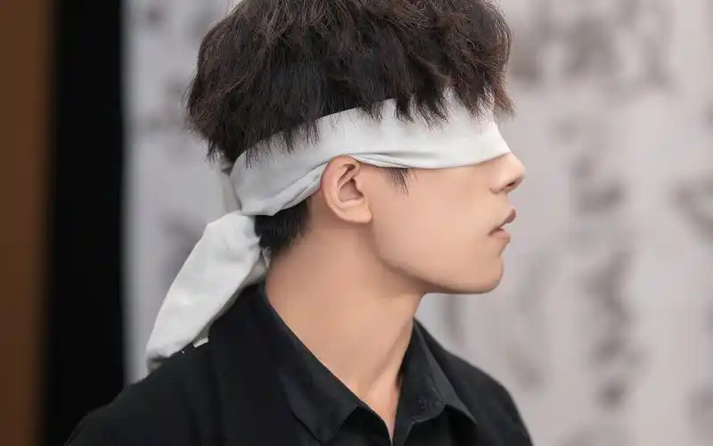 易烊千玺儒雅古韵桌面壁纸高清大图预览1920x1200_大陆明星下载_美桌