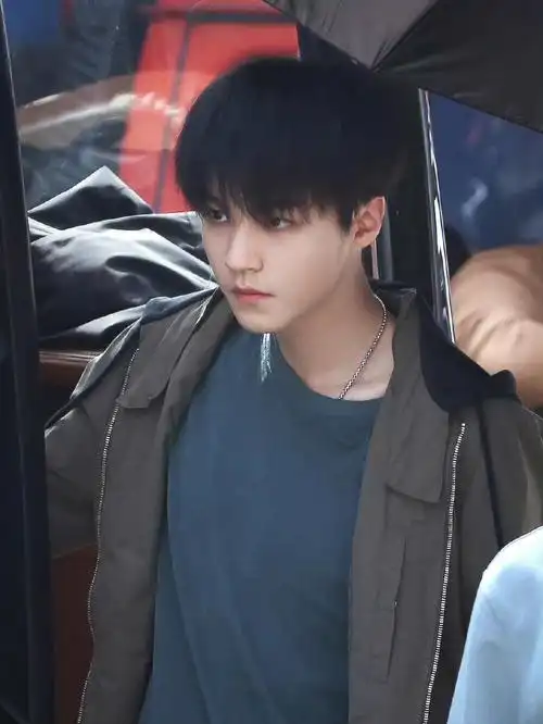 重生之门王俊凯又被新发型帅到啦