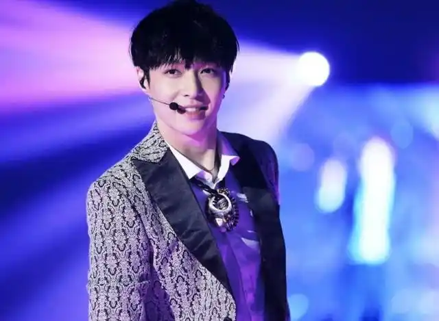 不希望张艺兴靠着几年青春挣钱,在下波更年轻的鲜肉来的时候过气