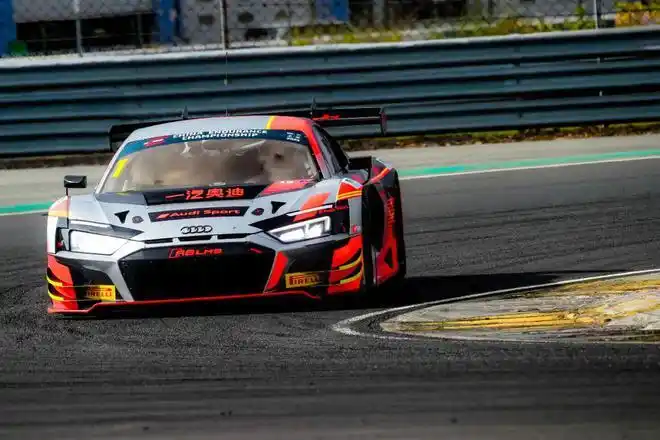 "刀锋"涂装奥迪r8 lms gt3赛车风驰赛道,制霸2022 china gt