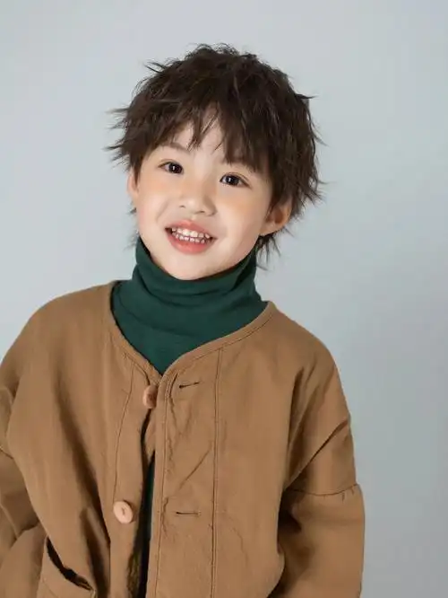 这个小男孩👦🏻❤️好像有点帅哦!