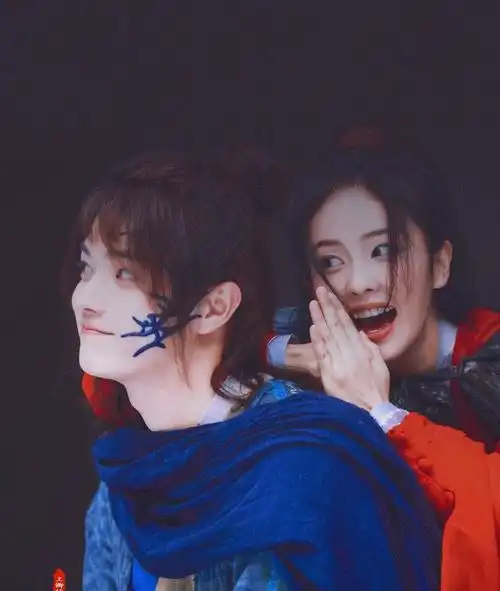 许凯白鹿上演高甜马车吻而看到背后的花絮后忍不住笑出声了