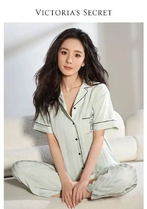 被杨幂身材秀到了#  老婆又要我买睡衣了  维密最新的缎面水光绸睡衣
