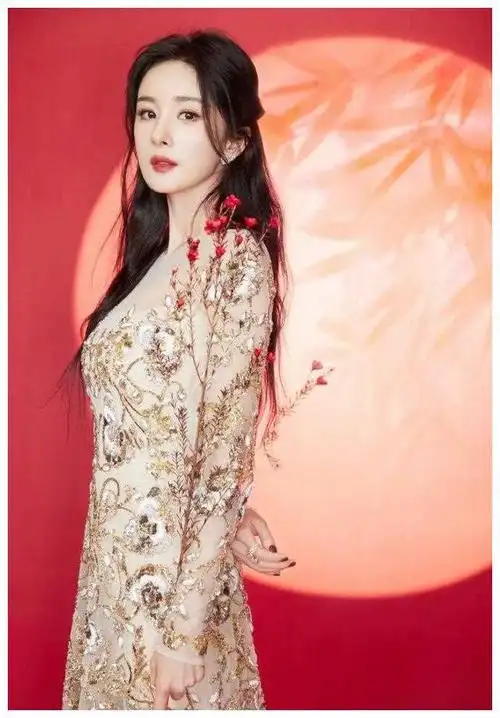 杨幂最新美照九宫格大放送让你看个够护眼福利来袭