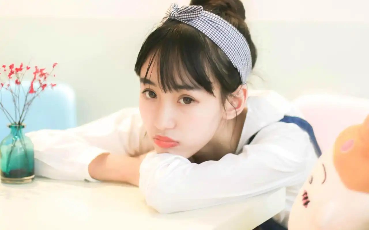 甜美少女小清新高清桌面壁纸