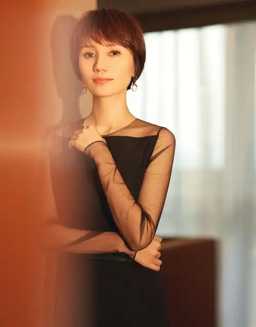 单创拿破仑布得斯底妆代言人袁泉最新tvc发布绽放真我魅力