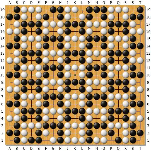 求围棋高手证明围棋最多有67块活棋.
