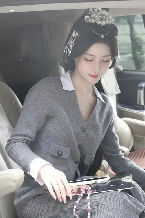 陈意涵estelle超话383036303631 上班漂亮馨馨@陈意涵