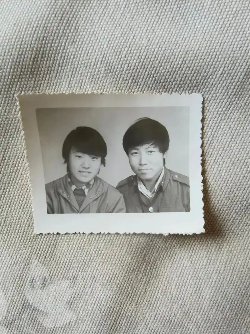 闲来无事,翻到了以前的照片,感慨岁月的痕迹!年轻真好! - 抖音