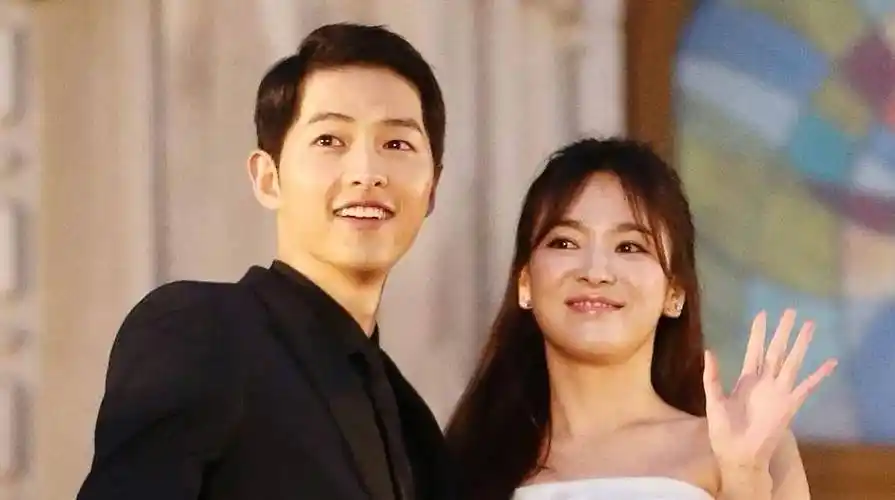 分手3年,宋仲基与宋慧乔的差距一目了然,原来一切早有预兆_偶像_所有